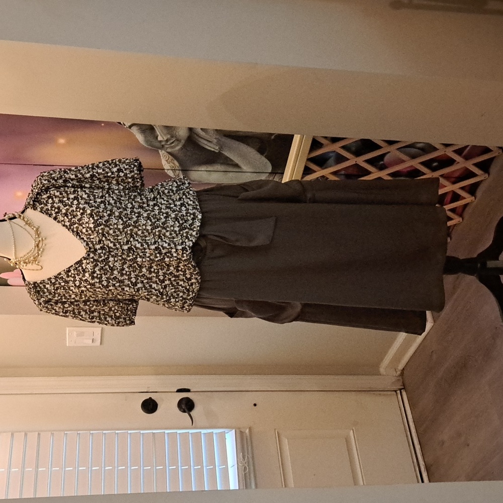 BUY 6 $46....MICHAEL KORS TOP AND JUNE & HUDSON SKIRT.....EUC